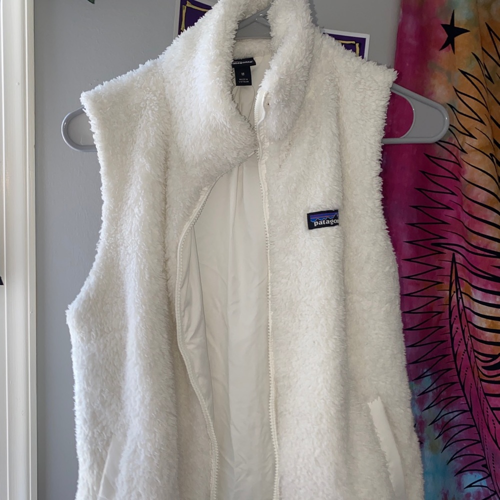 Fluffy white zip-up Patagonia vest